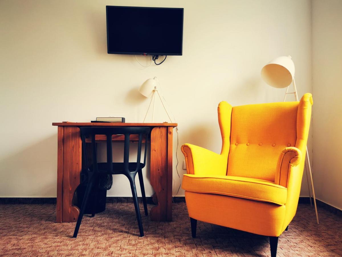 Szabolcs Vezer Panzio Bed & Breakfast ภายนอก รูปภาพ