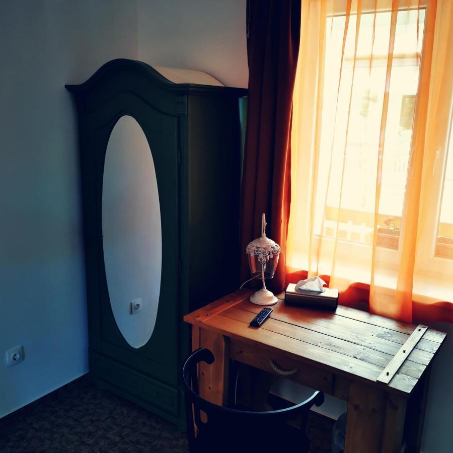 Szabolcs Vezer Panzio Bed & Breakfast ภายนอก รูปภาพ