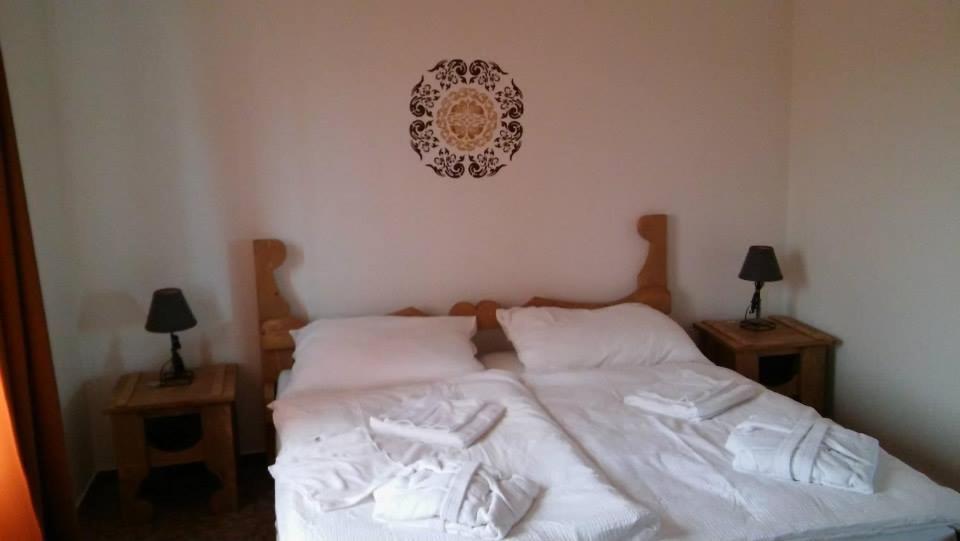 Szabolcs Vezer Panzio Bed & Breakfast ภายนอก รูปภาพ