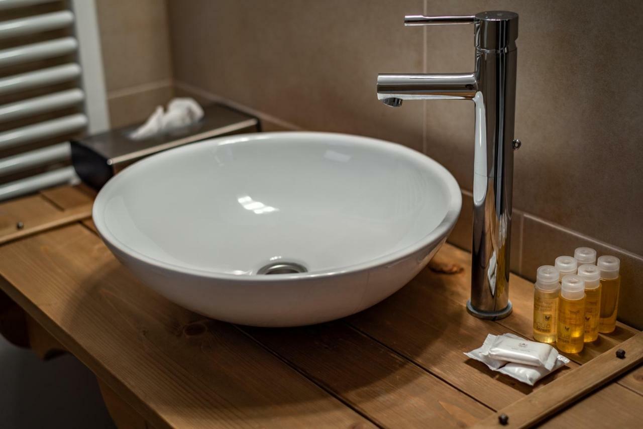 Szabolcs Vezer Panzio Bed & Breakfast ภายนอก รูปภาพ